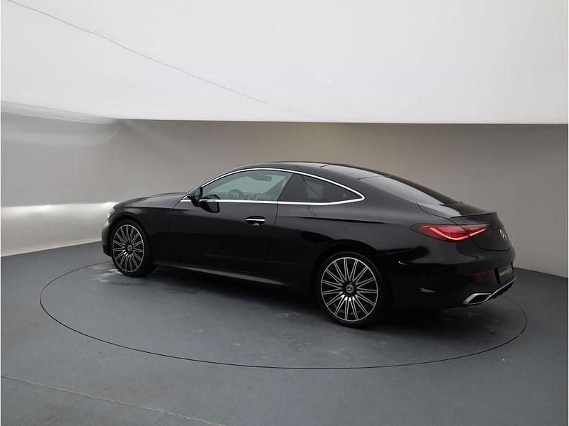 Gebraucht Mercedes 200 AMG 204 PS (150 kW) 2024 Metalliclack obsidianschwarz (metallic) Coupé