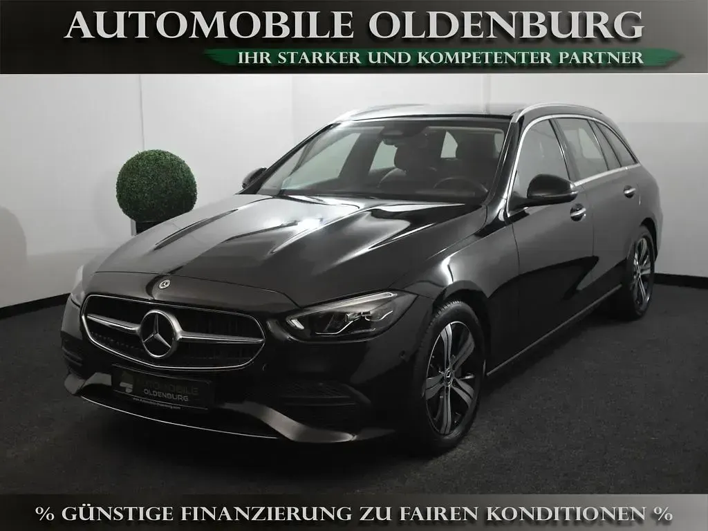 Gebraucht Mercedes C200 Avantgarde 163 PS (119 kW) 2022 Schwarz Kombi