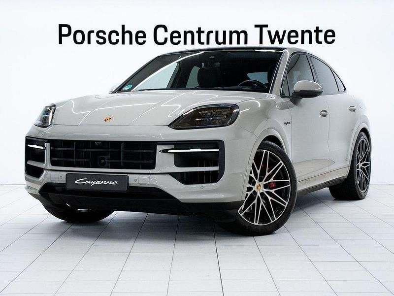 Grau Gebraucht 2024 Porsche Cayenne S E-Hybrid SUV | 139.900 € - Bild 1/4