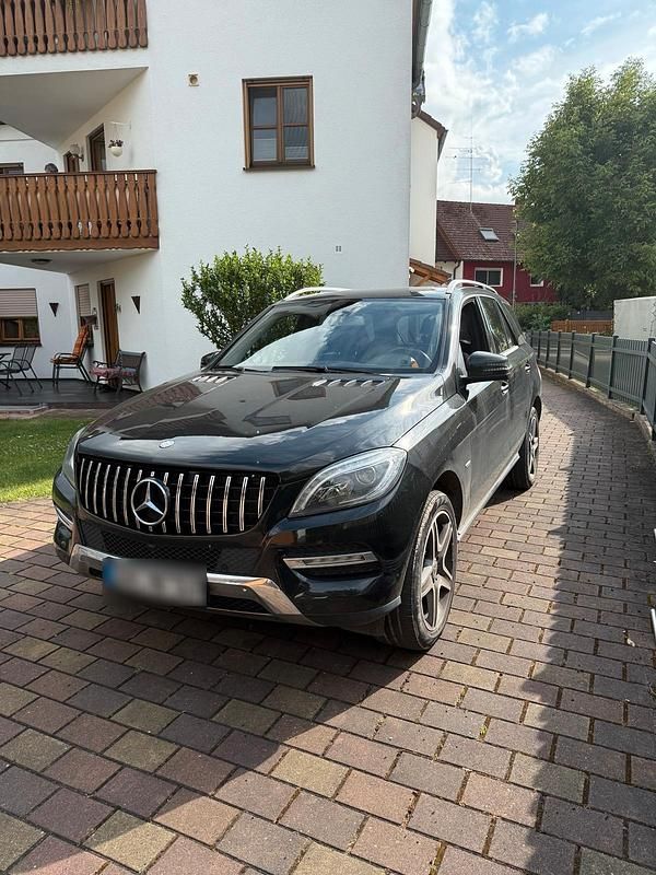 Gebraucht Mercedes ML350 258 PS (189 kW) 2012 Schwarz SUV