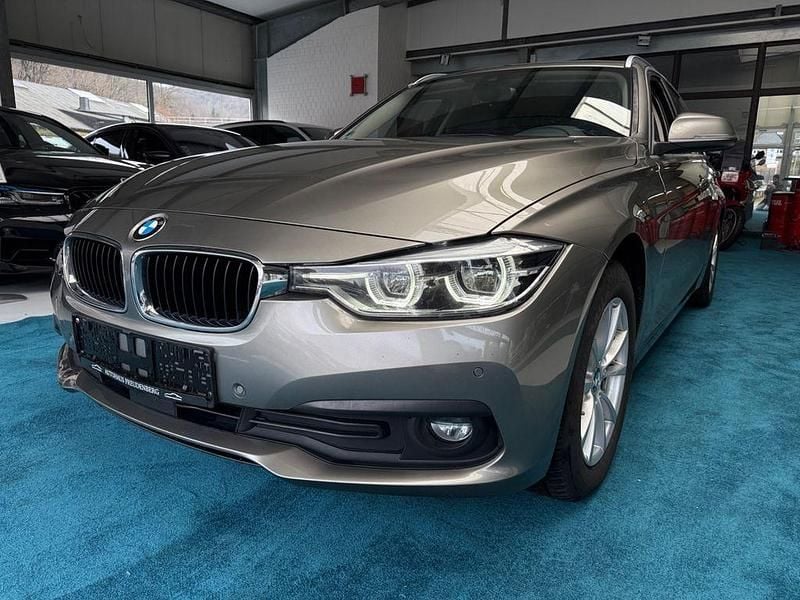 Gebraucht BMW 320 Advantage 190 PS (139 kW) 2018 Silber Kombi