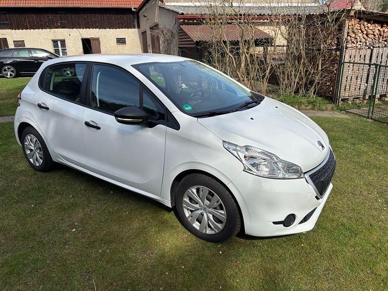 Gebraucht Peugeot 208 Access 68 PS (50 kW) 2014 Weiß Kleinwagen