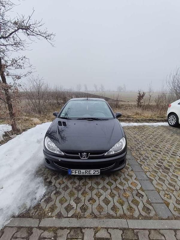 Schwarz Gebraucht 2003 Peugeot 206 CC Cabrio | 400 € - Bild 1/4