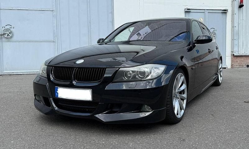Schwarz Gebraucht 2006 BMW 330 Performance Limousine | 5.950 € (Superpreis) - Bild 1/4