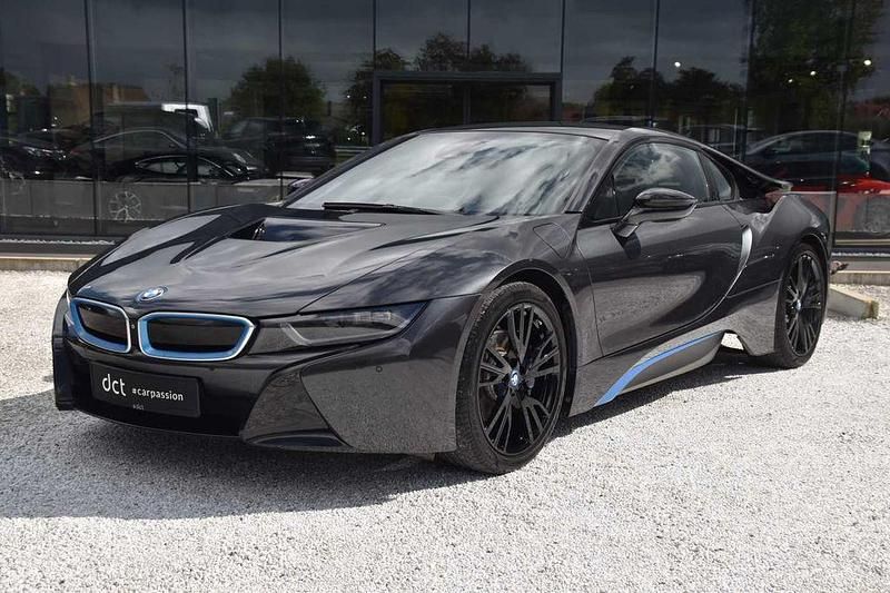 Grau Gebraucht 2014 BMW i8 Sport Line Coupé | 59.900 € (Teuer) - Bild 1/4