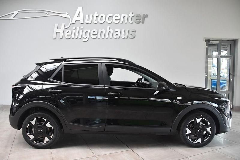 Neu Kia Stonic 101 PS (74 kW) 2025 Schwarz SUV