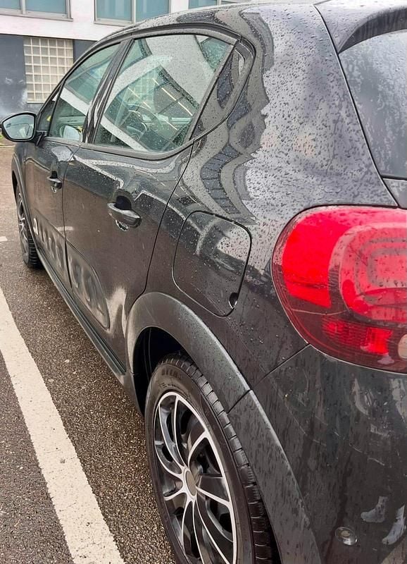 Schwarz Gebraucht 2019 Citroën C3 PureTech Kleinwagen | 10.000 € (Guter Preis) - Bild 1/4