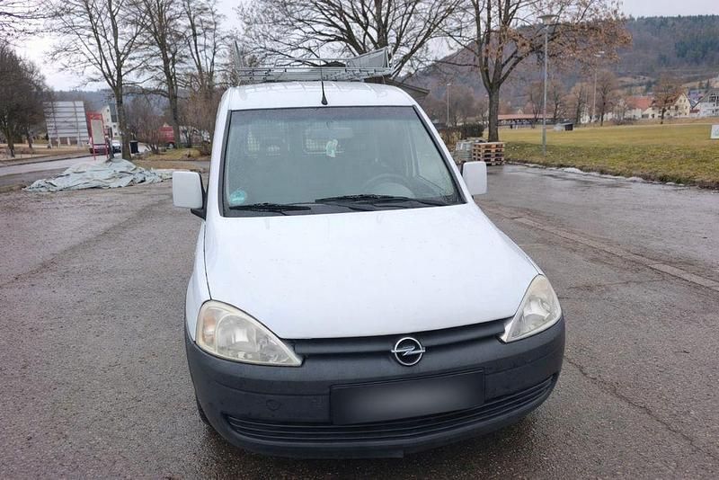 Schwarz Gebraucht 2011 Opel Combo Van / Kleinbus | 3.900 € (Fairer Preis) - Bild 1/4