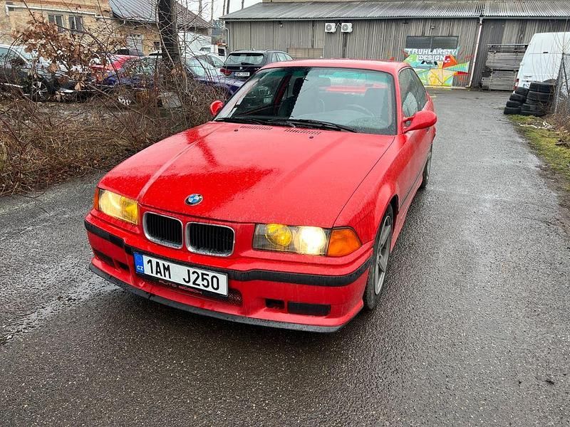 Gebraucht BMW 318 Performance 140 PS (102 kW) 1996 Rot Coupé