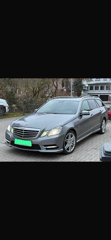Gebraucht Mercedes E350 AMG 265 PS (194 kW) 2012 Grau Kombi