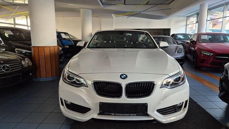 Gebraucht BMW 220 Sport Line 184 PS (135 kW) 2015 Weiß Cabrio