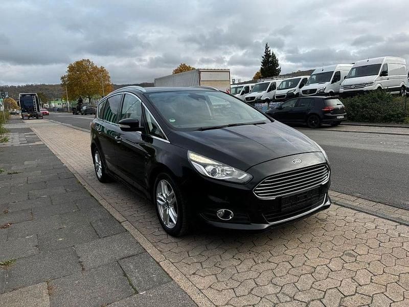 Gebraucht Ford S-MAX Titanium 209 PS (153 kW) 2015 Schwarz Van / Kleinbus