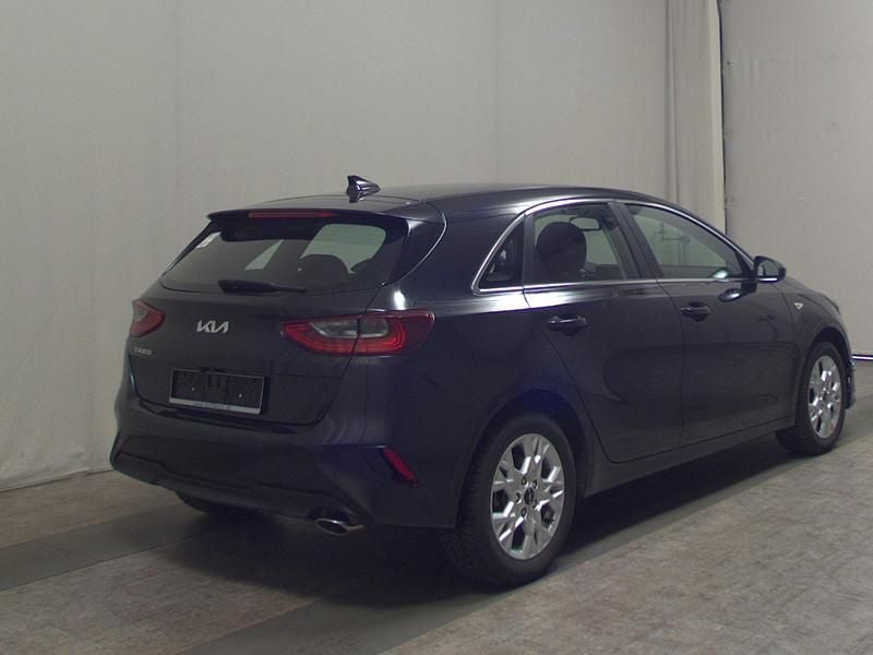 Usado Kia Ceed Vision 160 HP (117 kW) 2021 Preto Citadino