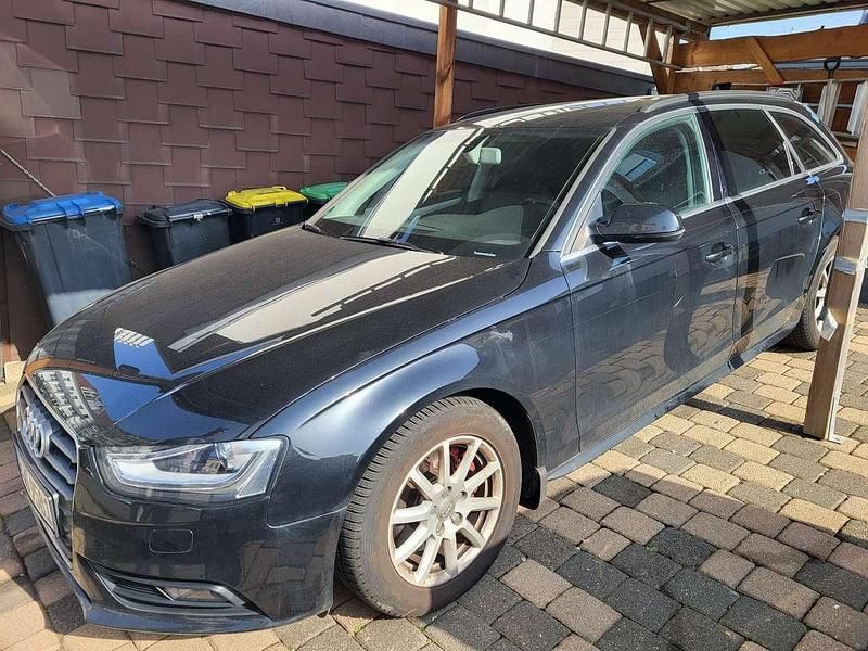 Gebraucht Audi A4 Attraction 177 PS (130 kW) 2012 Schwarz Kombi