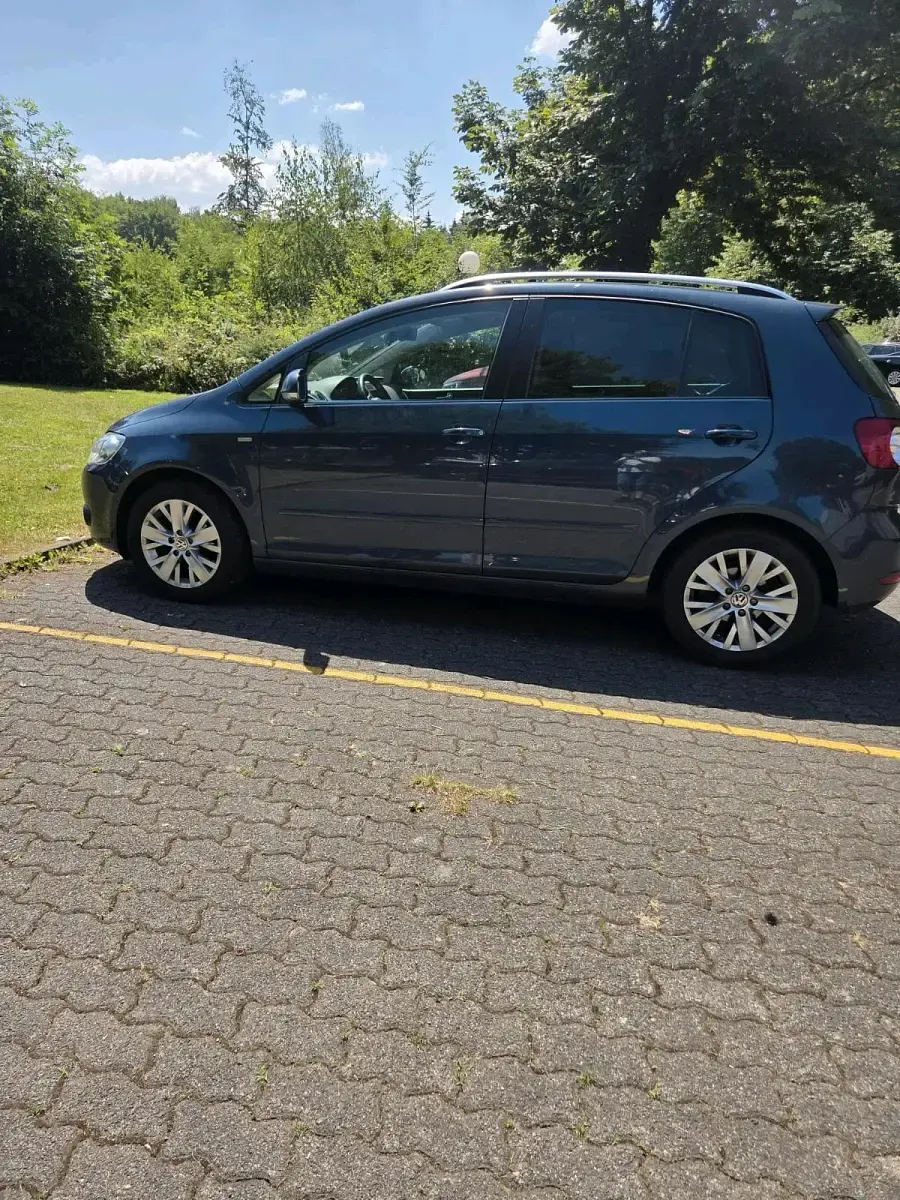 Gebraucht VW Golf Plus Cross Life 122 PS (89 kW) 2013 Blau Van / Kleinbus