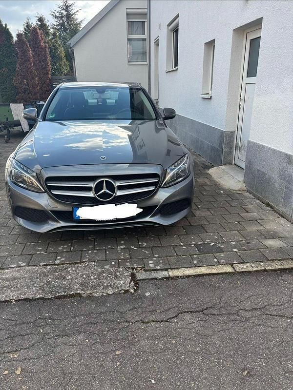 Gebraucht Mercedes C180 116 PS (85 kW) 2017 Schwarz Limousine