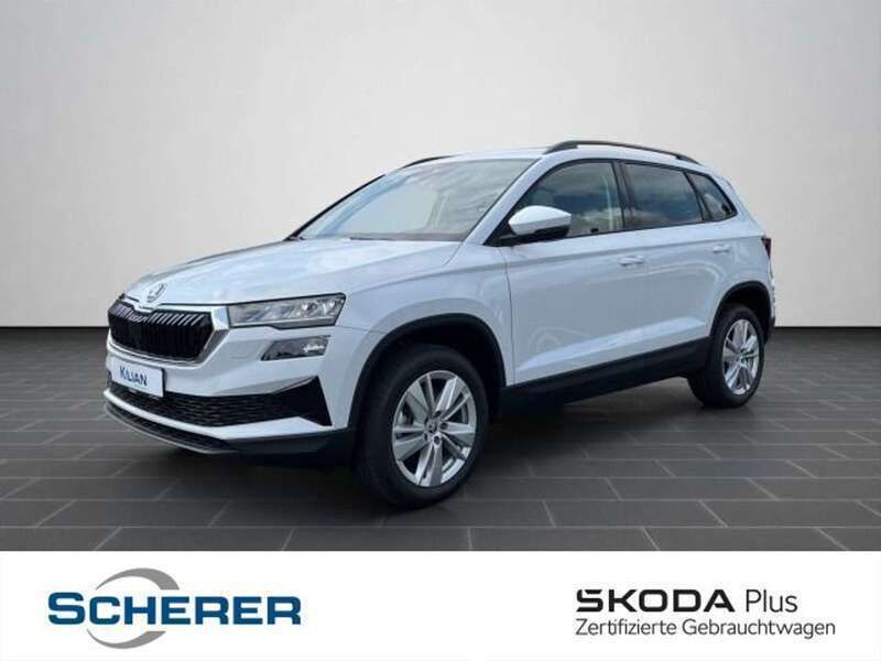 Moonweiß perleffekt Gebraucht 2024 Skoda Karoq Selection SUV | 29.980 € (Fairer Preis) - Bild 1/4