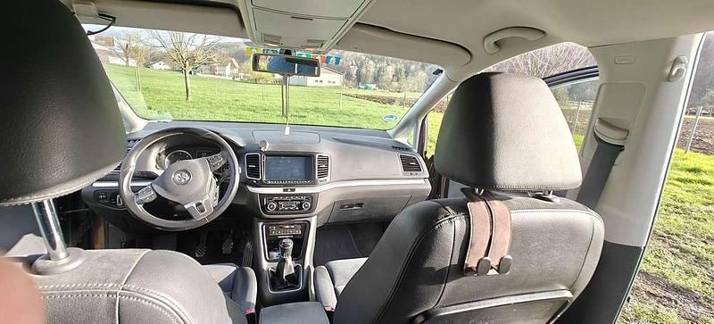 Gebraucht VW Sharan Highline 170 PS (125 kW) 2012 Braun Van / Kleinbus
