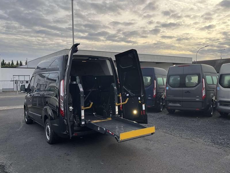 Gebraucht Ford Transit Custom 105 PS (77 kW) 2019 Shadow black Van / Kleinbus