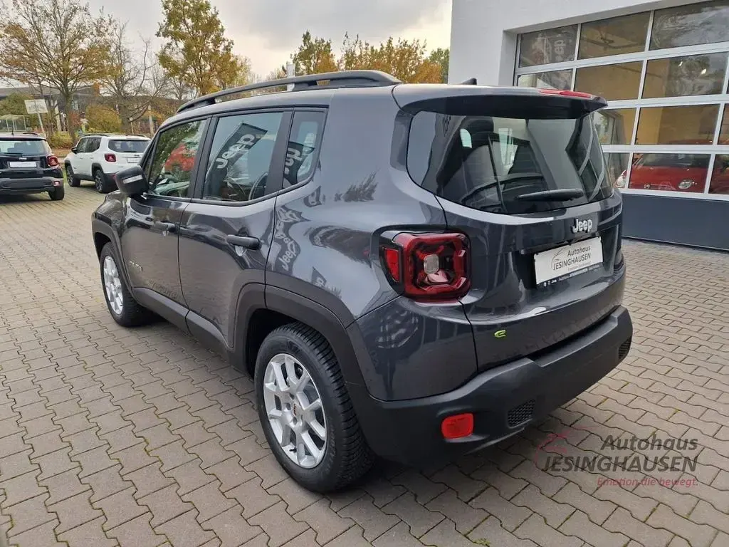 Neu Jeep Renegade Altitude 131 PS (96 kW) 2025 Vr679) (grau SUV