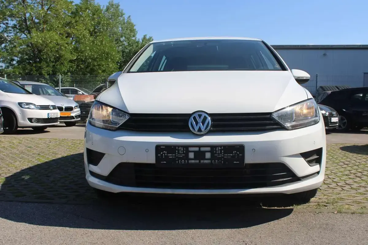 Gebraucht VW Golf Sportsvan Trendline 116 PS (85 kW) 2017 Pure white Van / Kleinbus