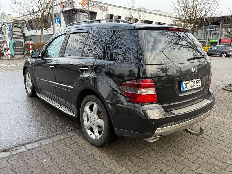 Gebraucht Mercedes ML320 224 PS (164 kW) 2007 Schwarz SUV