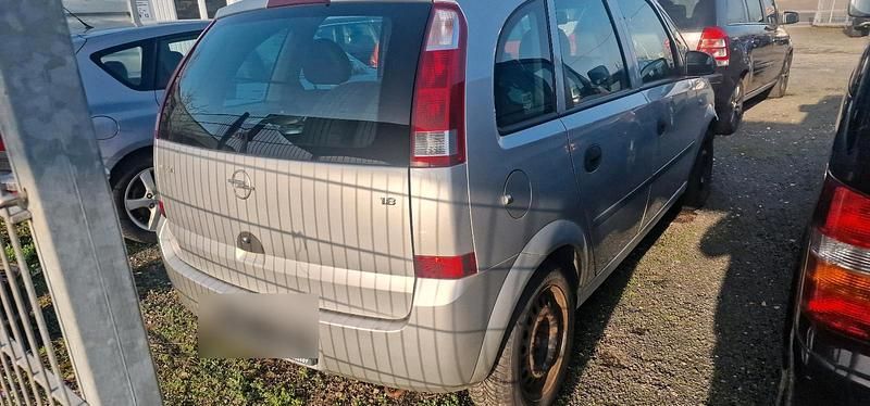 Gebraucht Opel Meriva 125 PS (91 kW) 2003 Silber Van / Kleinbus