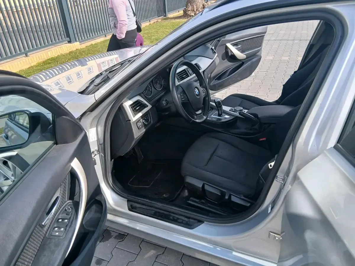 Gebraucht BMW 318 2014 Silber Kombi