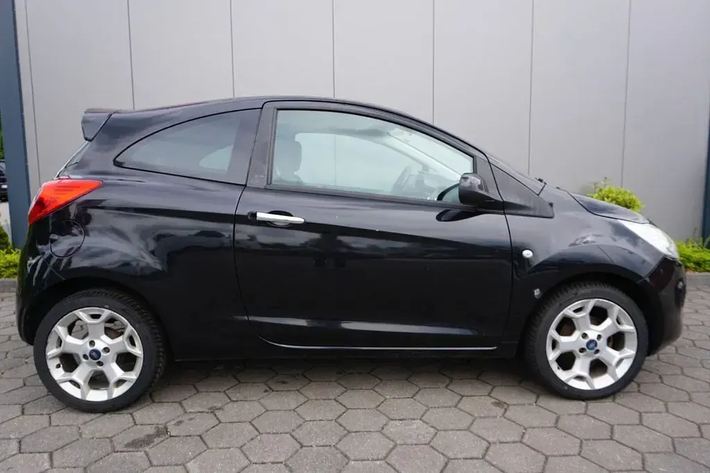 Gebraucht Ford Ka Titanium 69 PS (50 kW) 2012 Schwarz Kleinwagen