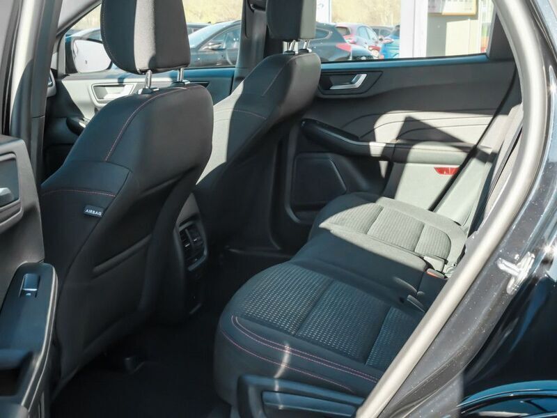 Gebraucht Ford Kuga ST-Line 224 PS (164 kW) 2024 Schwarz / obsidianschwarz (metallic) SUV