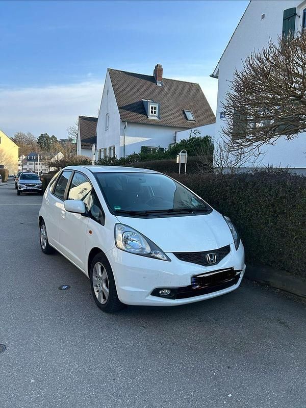 Gebraucht Honda Jazz 90 PS (66 kW) 2010 Weiß Kleinwagen