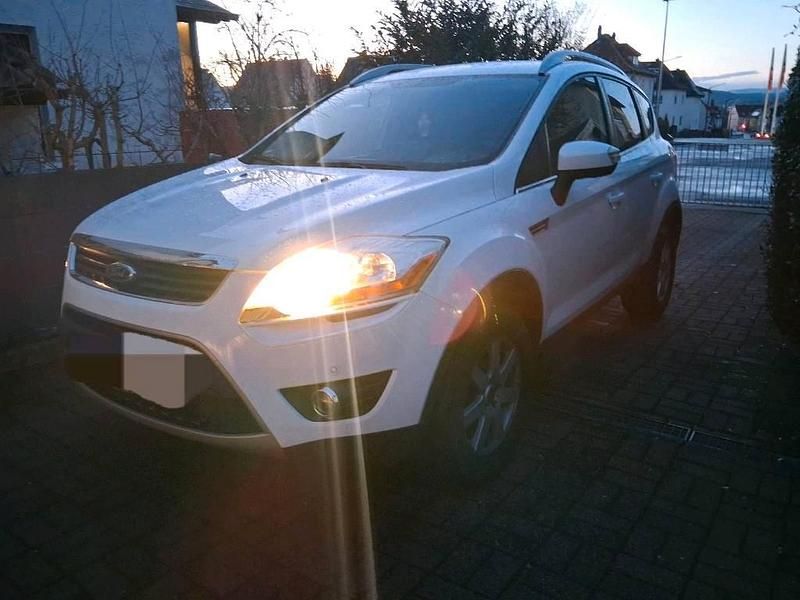 Gebraucht Ford Kuga 163 PS (119 kW) 2012 Weiß SUV