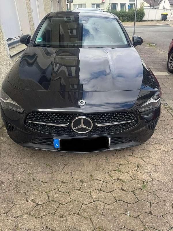 Schwarz Gebraucht 2024 Mercedes CLA180 Progressive Limousine | 29.000 € (Superpreis) - Bild 1/4