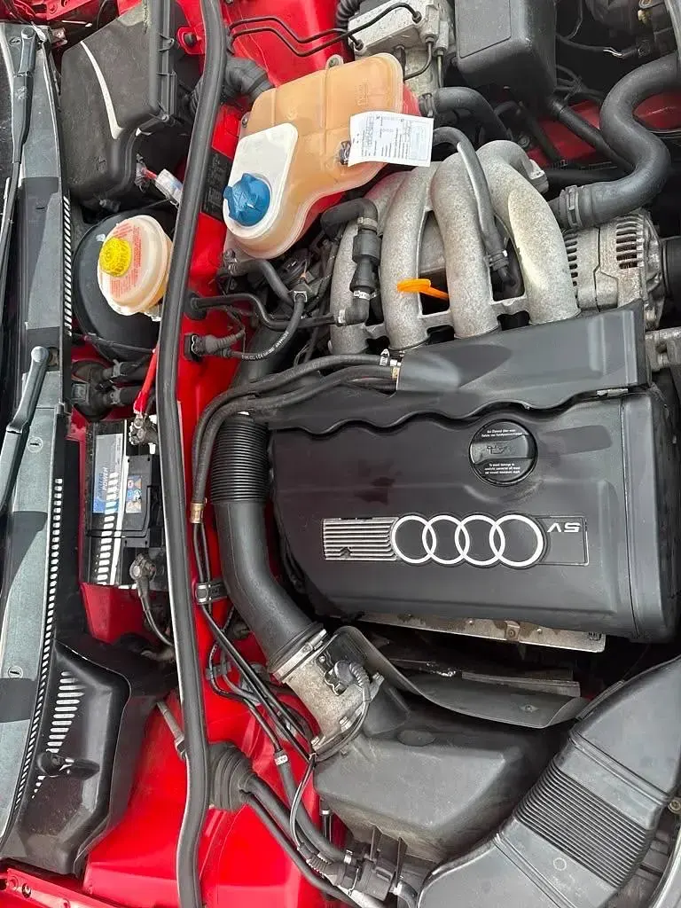 Gebraucht Audi A4 Basis 125 PS (91 kW) 1996 Rot Limousine