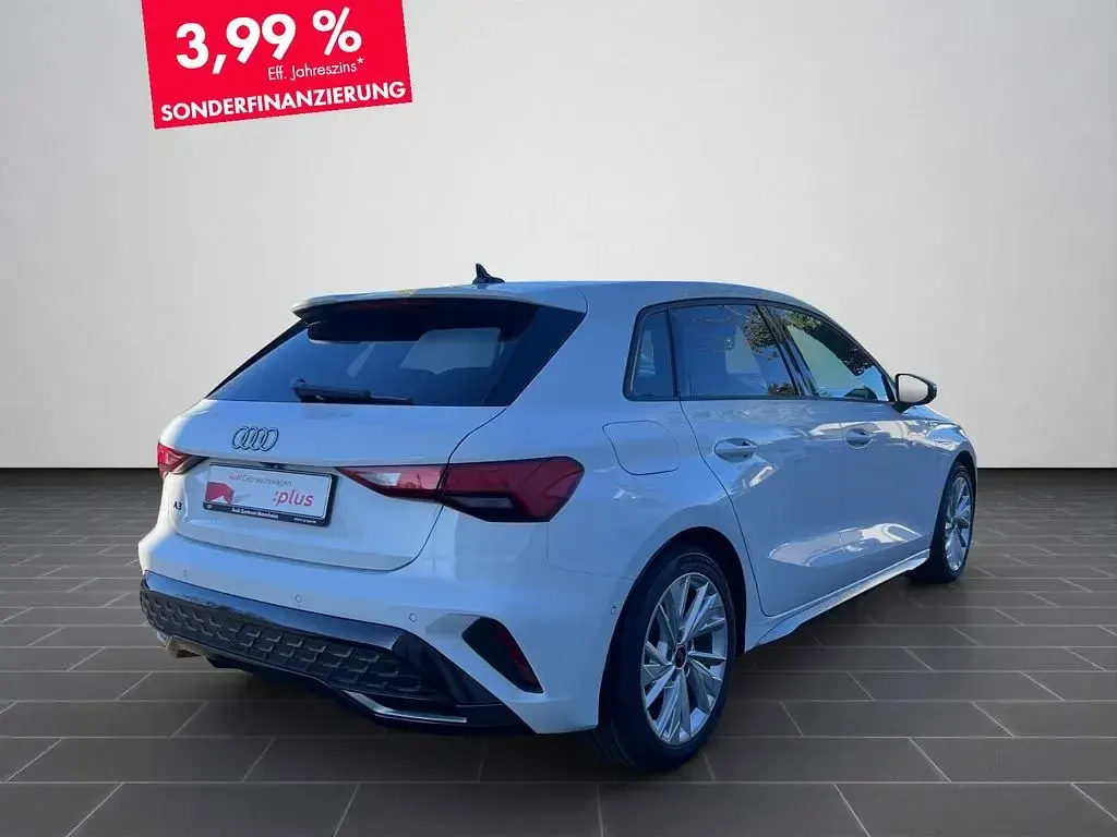 Używany Audi A3 S-Line 150 KM (110 kW) 2025 Biały Sedan/Limuzyna