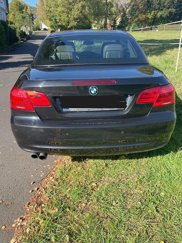 Gebraucht BMW 330 Cabriolet 245 PS (180 kW) 2010 Schwarz Cabrio
