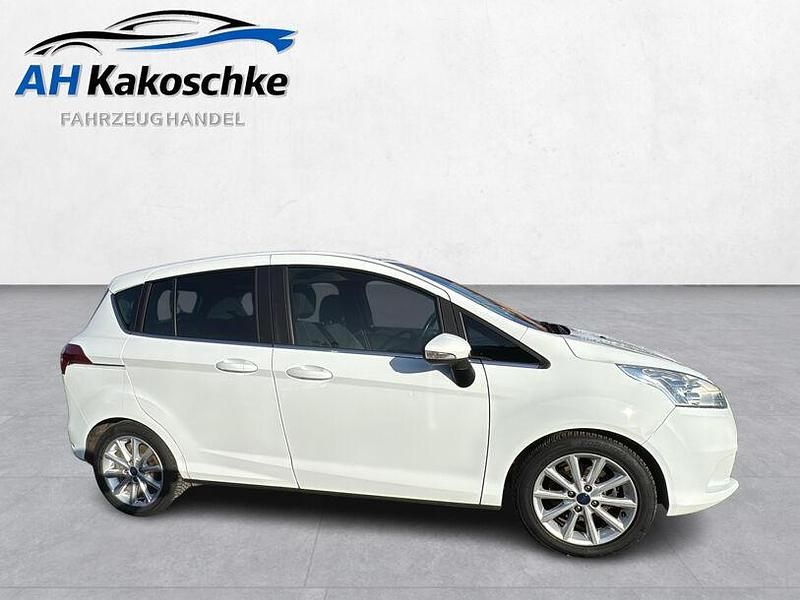 Gebraucht Ford B-MAX Titanium 125 PS (91 kW) 2017 Frostweiã Van / Kleinbus