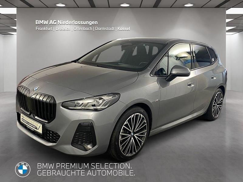 Grau Gebraucht 2023 BMW 220 Active Tourer M Sport Van / Kleinbus | 29.480 € (Fairer Preis) - Bild 1/4