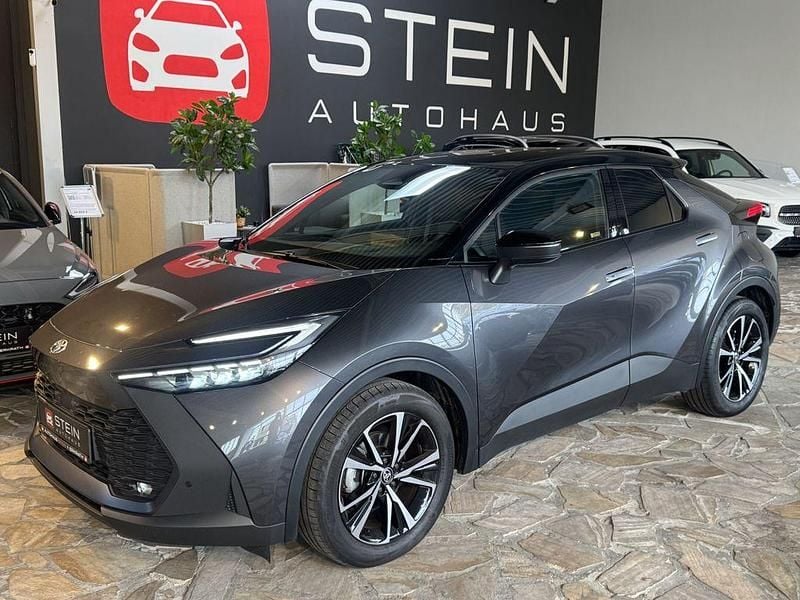 Grau Gebraucht 2024 Toyota C-HR Team SUV | 29.990 € (Superpreis) - Bild 1/4
