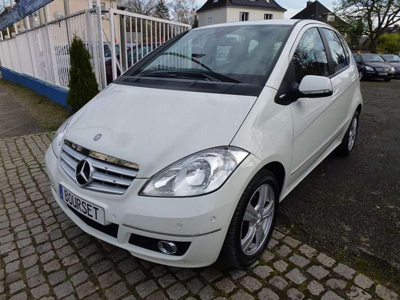 Gebraucht Mercedes A180 Avantgarde 116 PS (85 kW) 2011 Weiß Van / Kleinbus