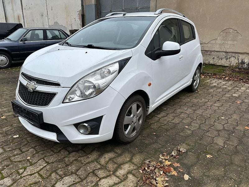 Weiß Gebraucht 2010 Chevrolet Spark LT Kleinwagen | 1.999 € (Guter Preis) - Bild 1/4