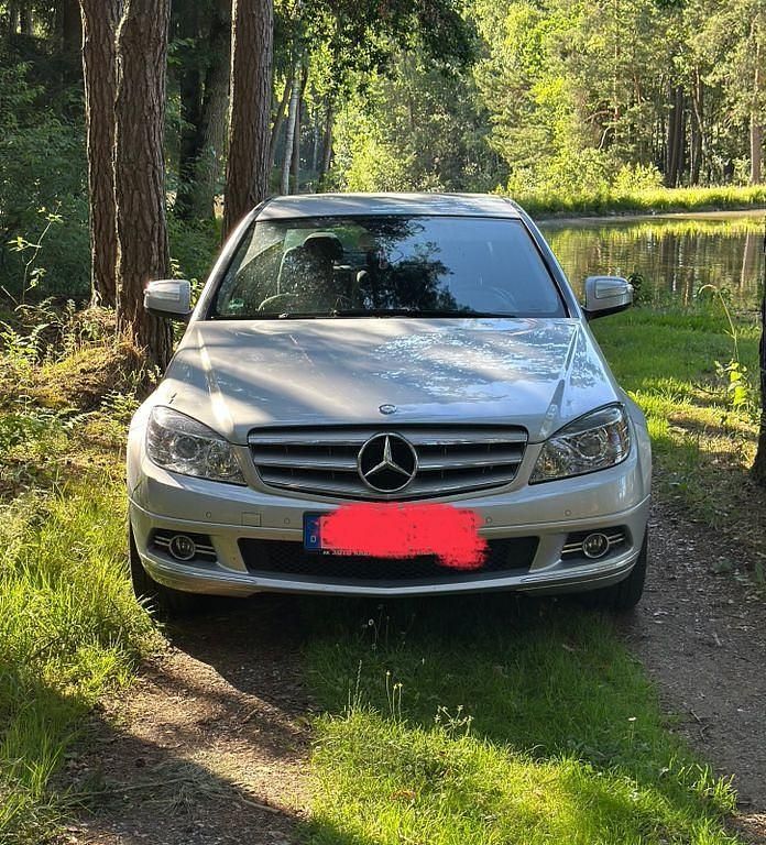 Silber Gebraucht 2008 Mercedes 220 Limousine | 9.300 € (Superpreis) - Bild 1/4