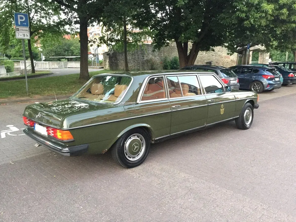 Gebraucht Mercedes 250 129 PS (94 kW) 1980 Grün Limousine