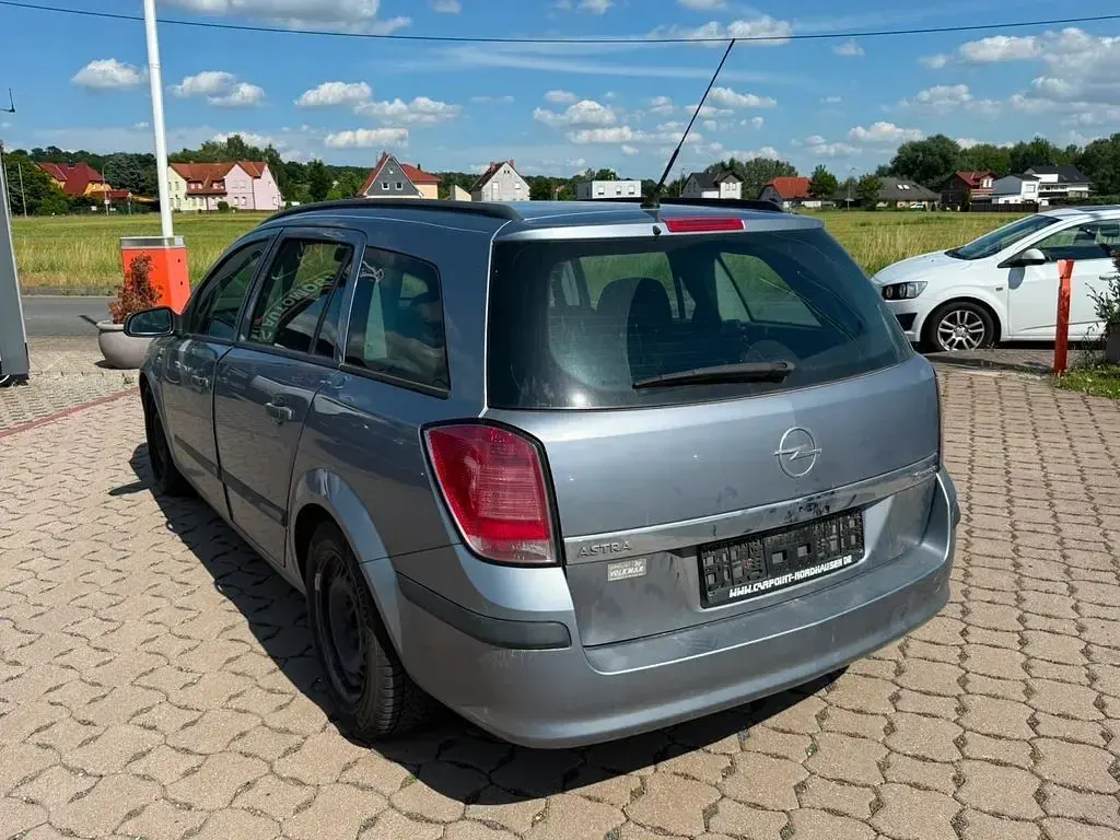 Gebraucht Opel Astra Basis 105 PS (77 kW) 2004 Silber Limousine