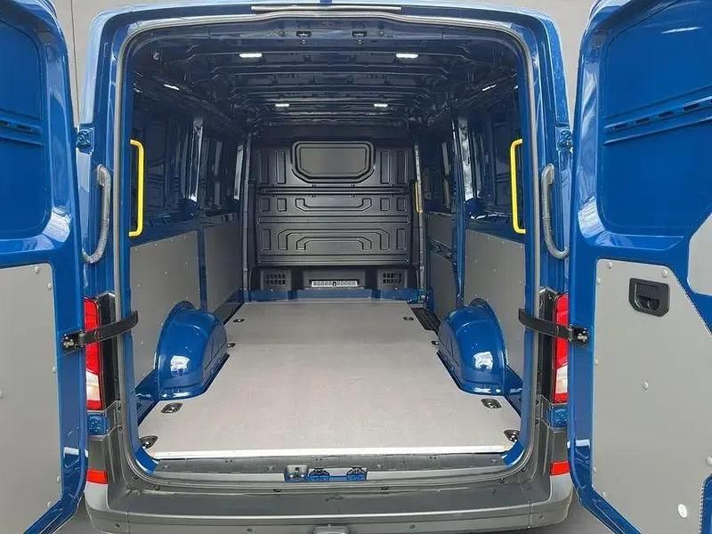 Gebraucht VW Crafter 177 PS (130 kW) 2025 Blau Van