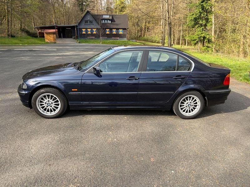 Gebraucht BMW 323 170 PS (125 kW) 1999 Blau Limousine