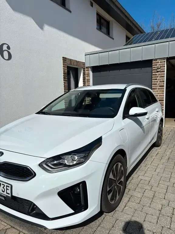 Gebraucht Kia Ceed Sportswagon Vision 141 PS (103 kW) 2021 Weiß Kombi