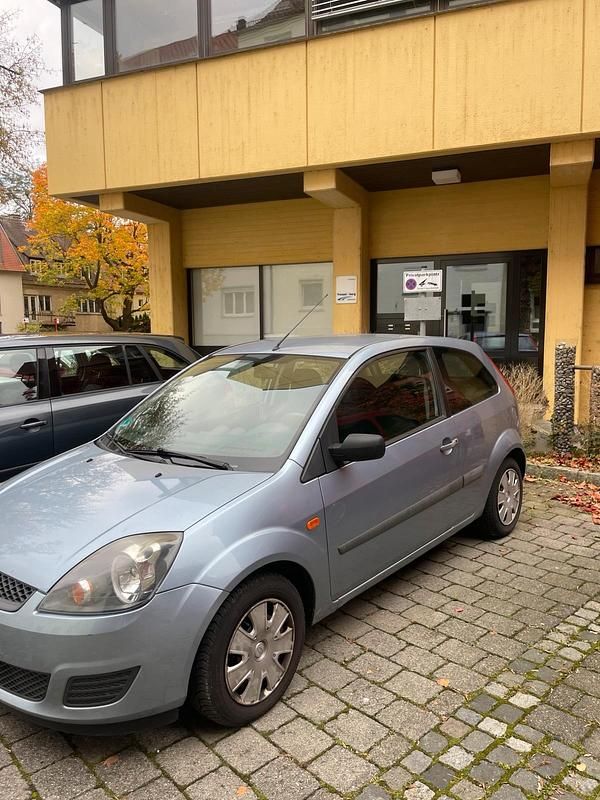 Blau Gebraucht 2007 Ford Fiesta Kleinwagen | 2.200 € (Fairer Preis) - Bild 1/4