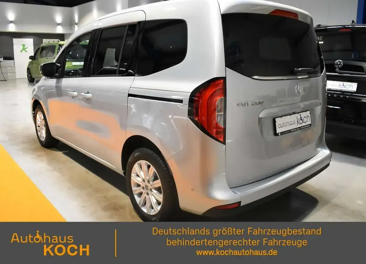 Gebraucht Mercedes EQT200 Premium Plus 89 kW (122 PS) 2024 Silber Van / Kleinbus