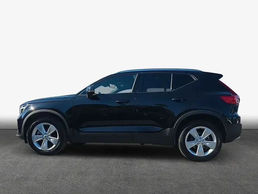 Gebraucht Volvo XC40 Core 163 PS (119 kW) 2024 Schwarz SUV